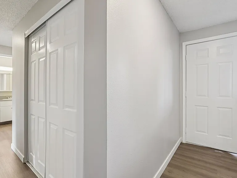 Cypress Crest Apartments — Photo 57