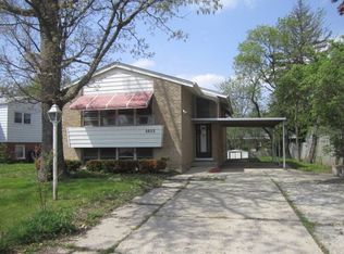 2802 Argonne Dr, North Chicago, IL 60064
