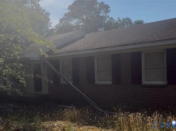 379 Mallard Dr, Hardyville, VA 23070