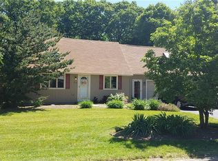 35 Kimberly Ln, Cranston, RI 02921