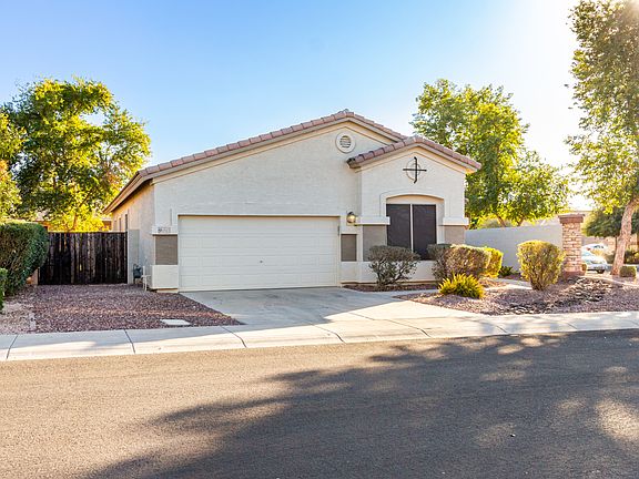 Spacious corner lot, extended 2 car garage, RV gate, driveway parking. Brand new exterior paint.