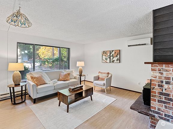 5th image of 14208 Meadowlark Drive NW