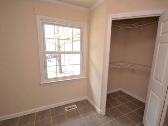 4th image of 3719 Hillcrest St