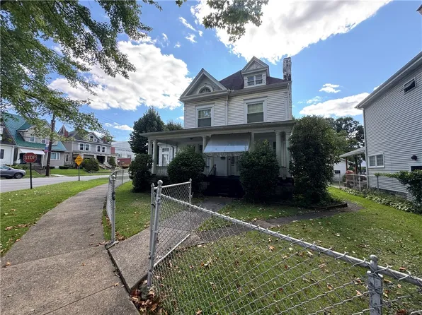 210 Washington Ave, Vandergrift, PA 15690