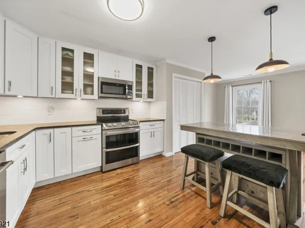 138 Mockingbird Ct, Readington Twp., NJ 08887