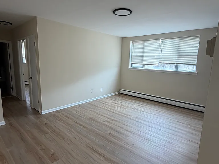 1924 Faunce St #B-1 — Photo 3