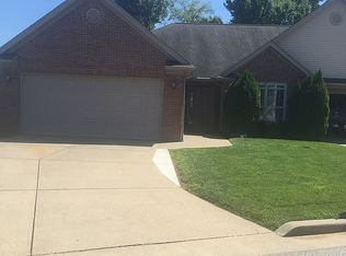 4535 Mystic Creek Dr, Evansville, IN 47715