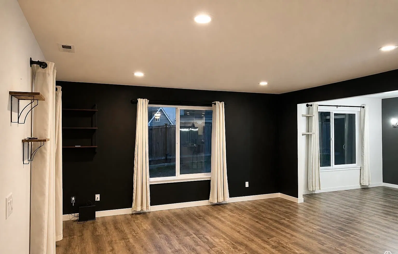 4 bed, 2.5 bath, 1903 sqft, $3,100 — Photo 2