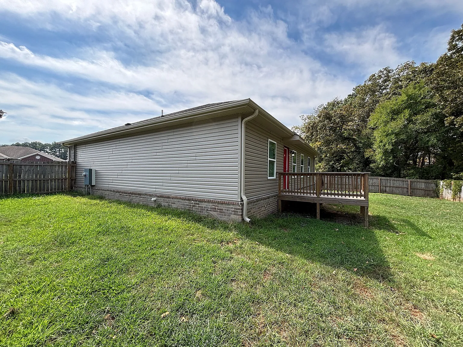 201 Sparrow Rd — Photo 3