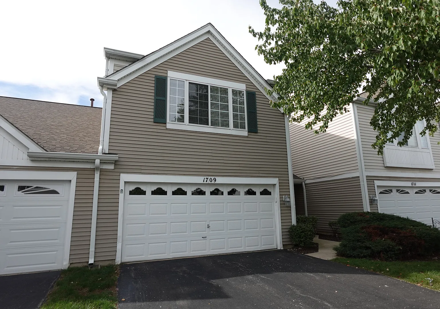 2 bed, 2.5 bath, 1600 sqft, $2,495 — Photo 1