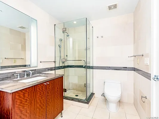 Sold by Re/Max In The City | media 17