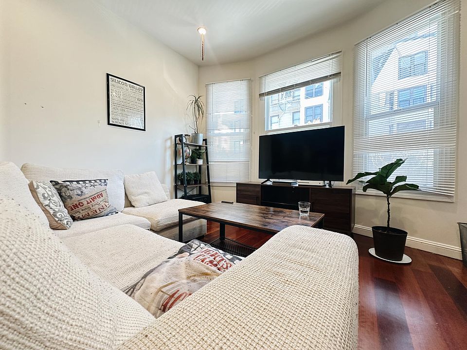 1st image of 1551 Larkin St Room 10