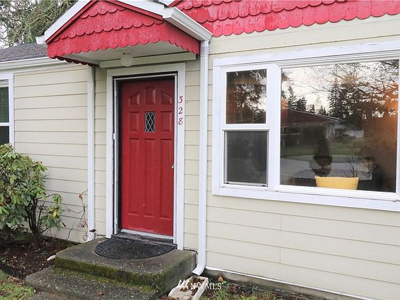 3rd image of 328 Hazelhurst Dr SE