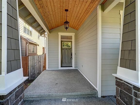 4th image of 20613 94th Ave E