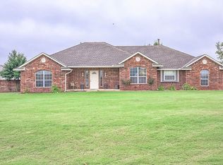 1313 Lost Creek Dr, Moore, OK 73160
