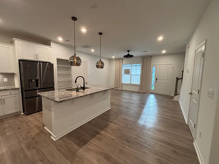 10312 Guardian Dr — Photo 16