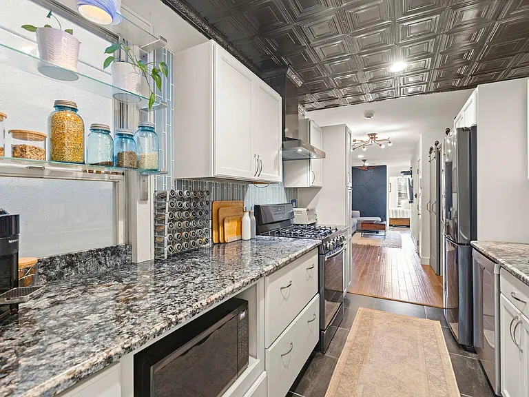 421 Adams St #2R — Photo 11