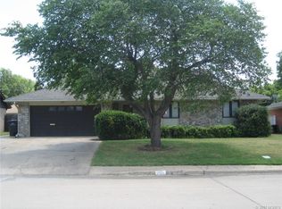 814 Crestland Dr, Bartlesville, OK 74006