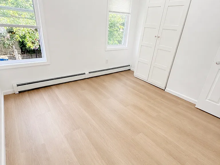 267 20th St #2R — Photo 3