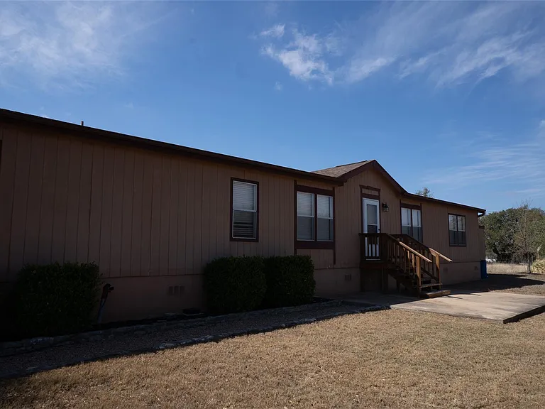 1149 Hart Ln — Photo 4