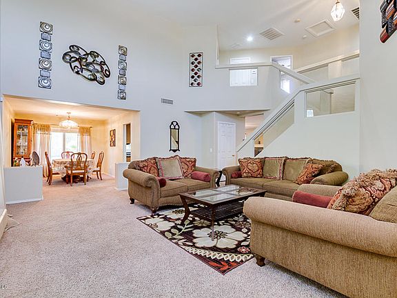 5th image of 609 E Rosebud Dr
