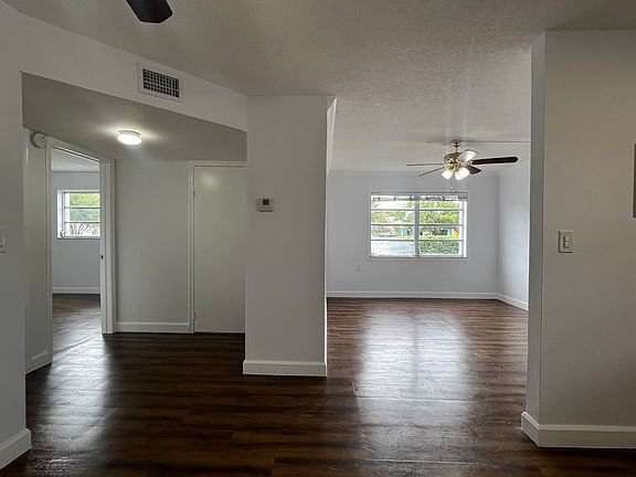 4th image of 1655 NW 18th St APT 1