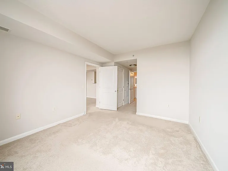851 N Glebe Rd #1903 — Photo 33