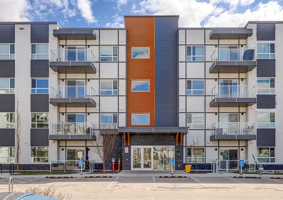 1st image of 360 Harvest Hills Way W #106