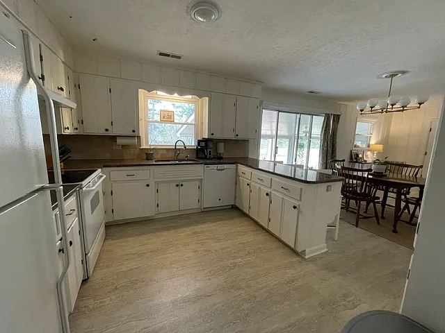 5002 Holmes Ave NW — Photo 1