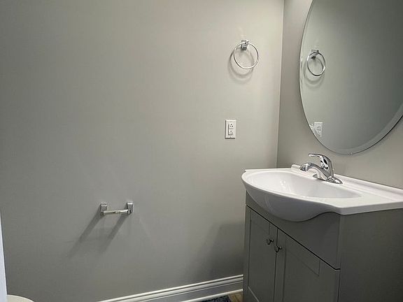 4th image of 121 Bellbrook Ln #403