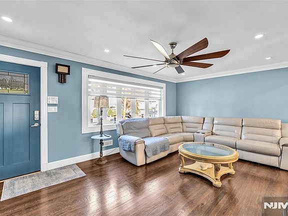 3rd image of 27 Bogle Avenue