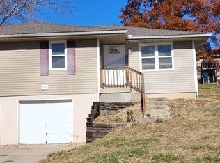 308 NW 62nd Ter, Kansas City, MO 64118