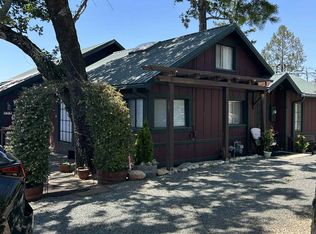 570 Community Hall Lane St, Helena, CA 94558