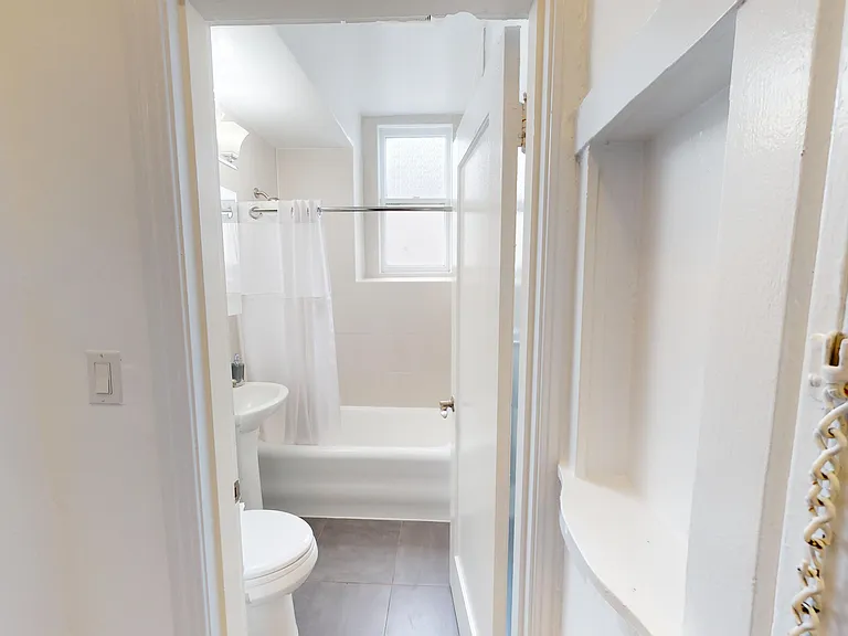 1520 Gough Street — Photo 9