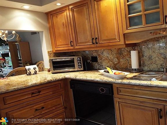 5th image of 9471 Evergreen Pl APT 101