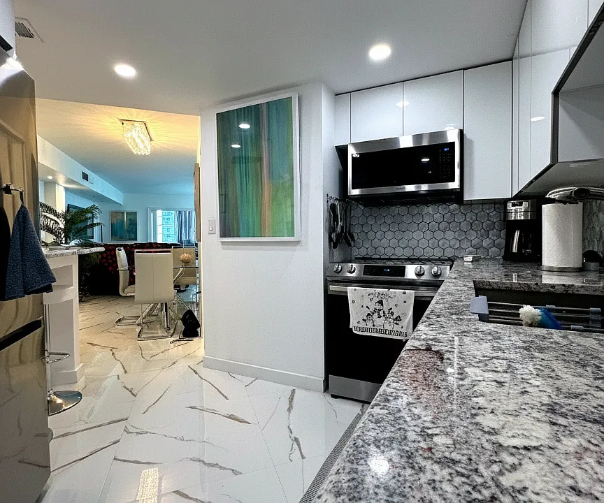 999 Brickell Bay Dr #710