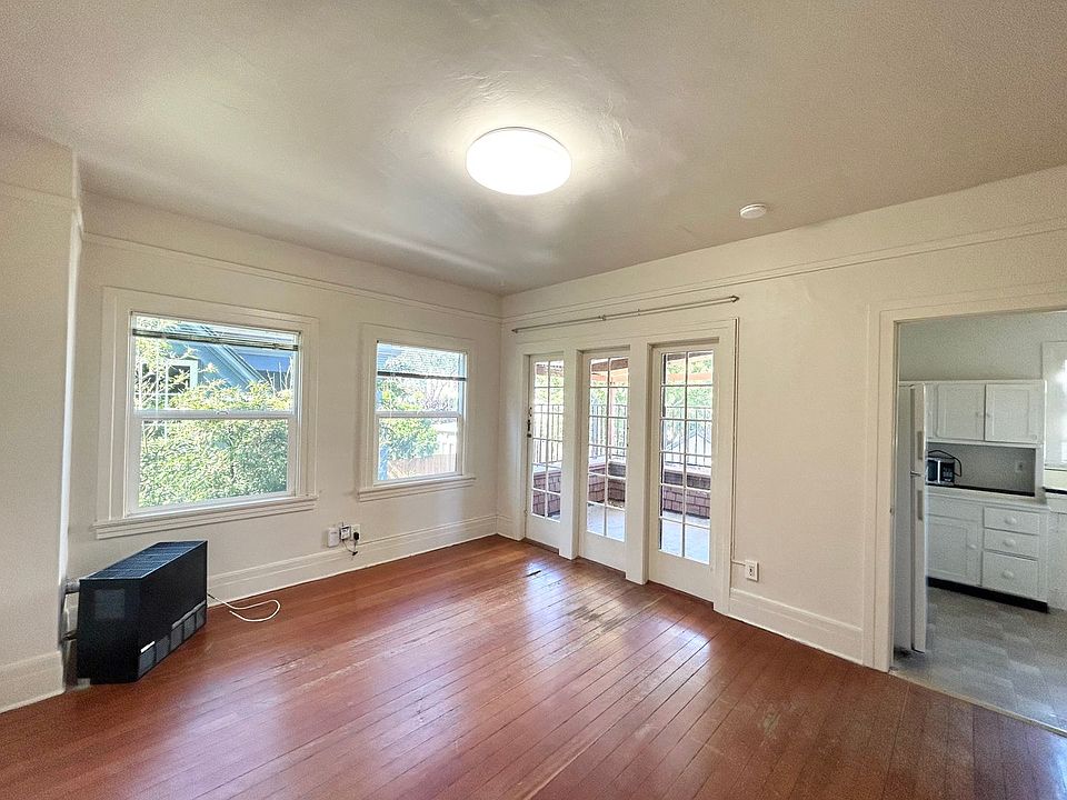 1st image of 2735-2737 Benvenue Ave #6