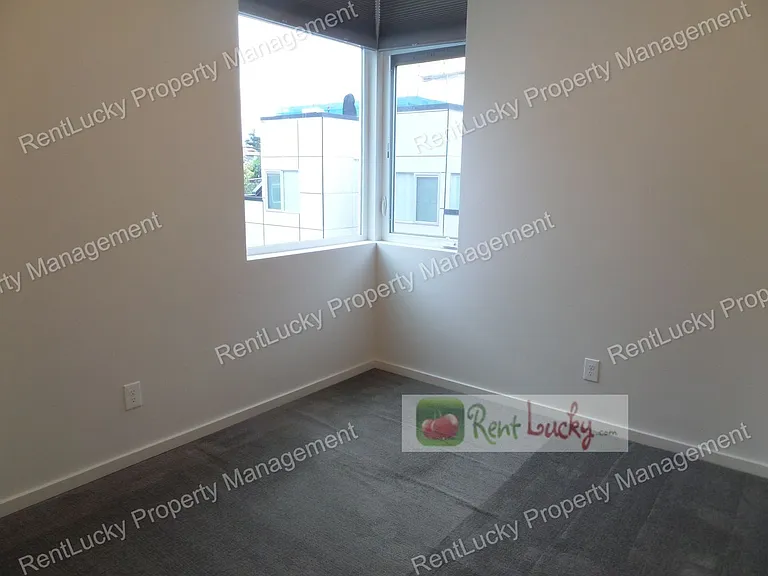 4304 Evanston Ave N — Photo 20