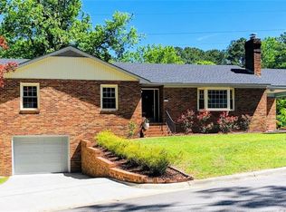 605 Eau Gallie Dr, Fayetteville, NC 28311