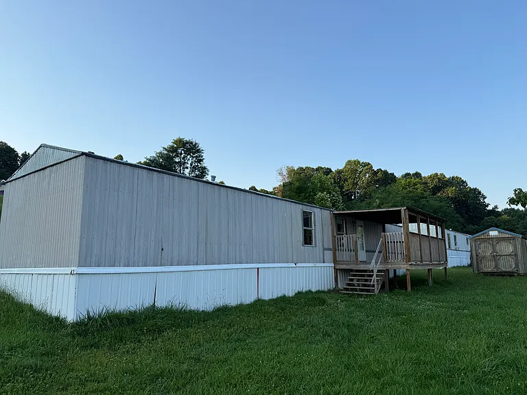 124 Middle Ave — Photo 14