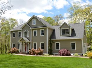 17 Knollwood Dr, Hebron, CT 06248