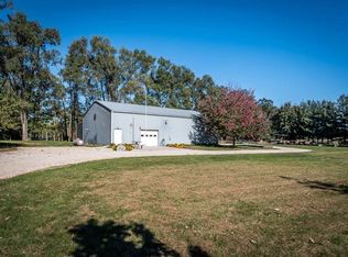 21213 River Rd N, Cordova, IL 61242