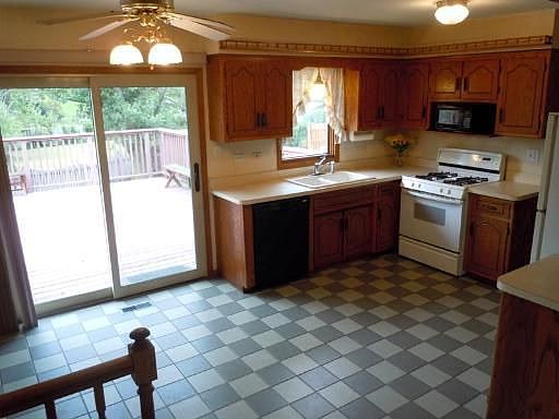 3rd image of 12118 W Derby Ln