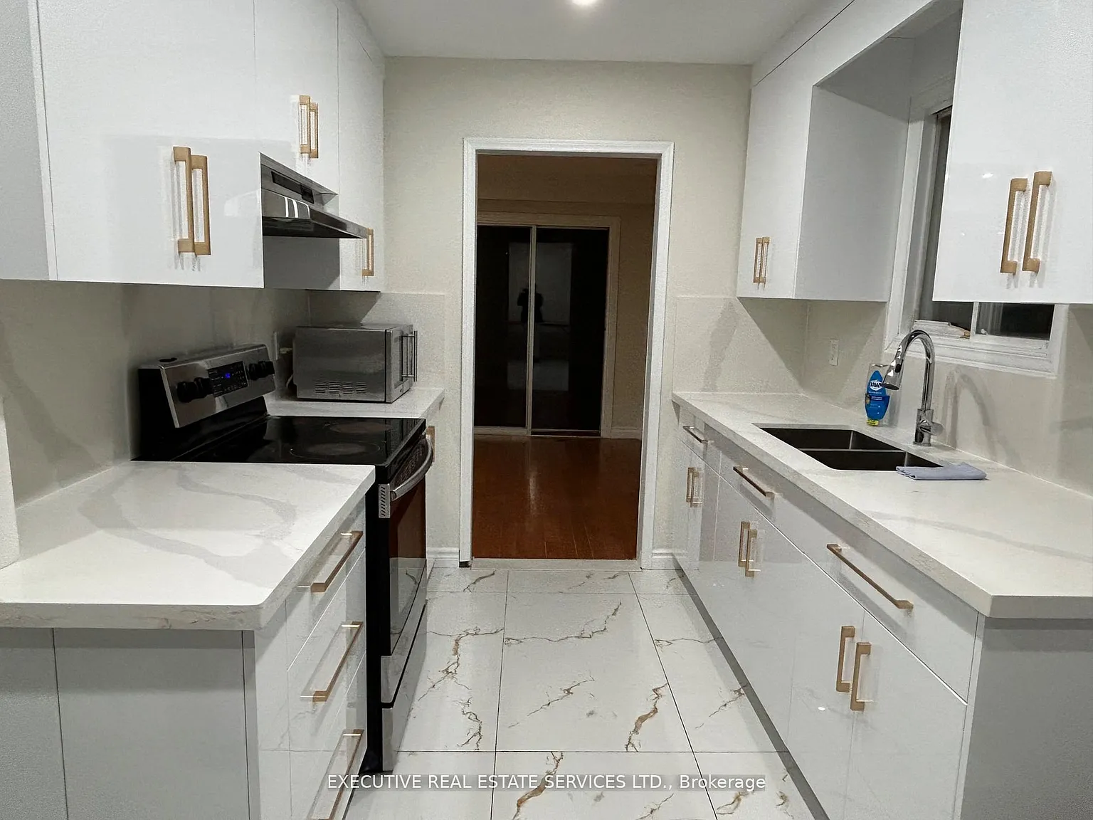 4 bed, $3,400 — Photo 4