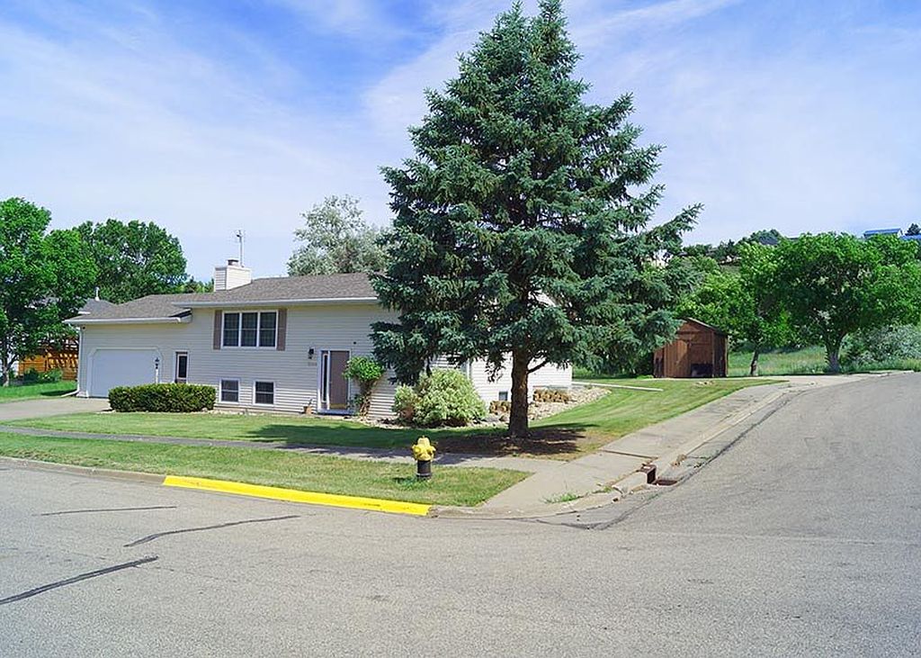 2004 Coyote St - Property Image