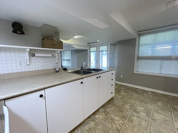 302 Livingstone St W #B — Photo 13