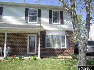 16 E Lakeview Dr, Littlestown, PA 17340