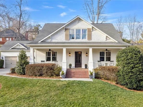 750 E Powderhorn Rd, Sandy Springs, GA 30342