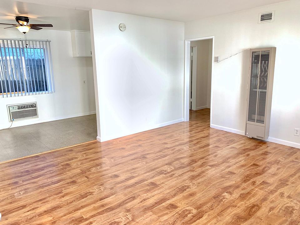 1st image of 6537 Woodley Ave APT B