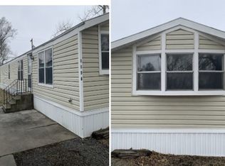 1158 N Sycamore St, Ottawa, KS 66067